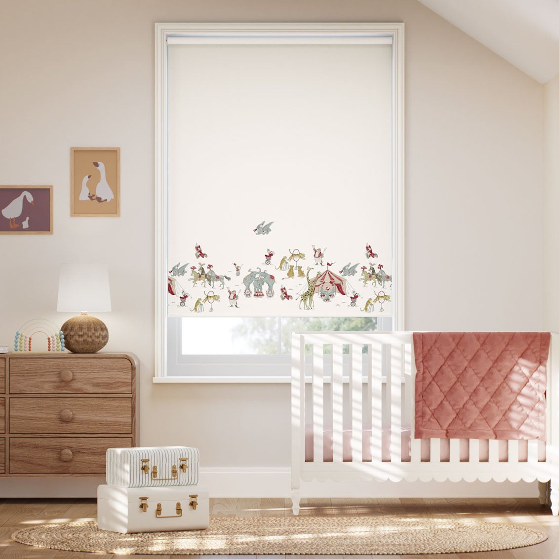 Rullgardin Dumbo Border Blackout Ivory