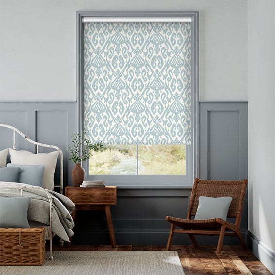 Rullgardin Ikat Damask Chalk Blue